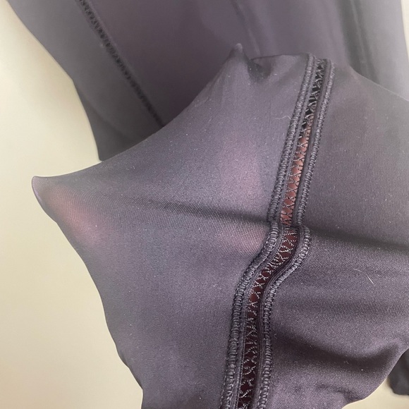 Lulu lemon, half mesh flattering design legging - Picture 4 of 5